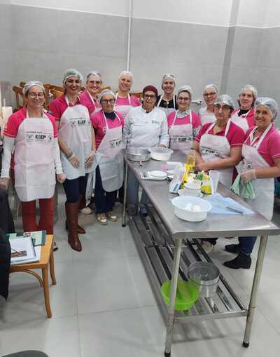Núcleo Feminino Coprossel realiza curso de produção artesanal de alimentos